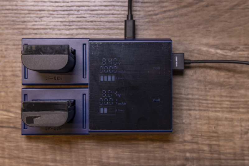 broine volkit charger four port with two batteries broine volkit charger four port with two batteries