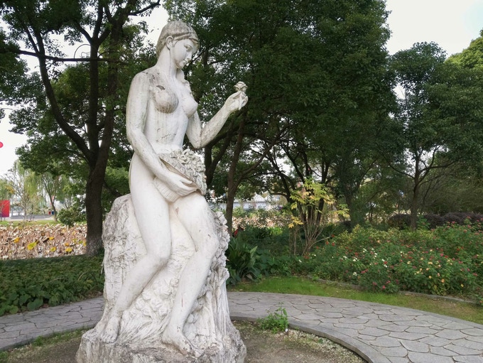 Arducam AF Sample Image 4 - Statue in the park